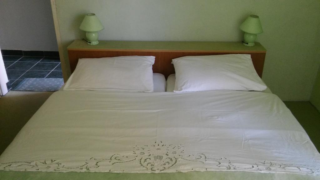 Apartmani Conar Drvenik Veli Exterior photo