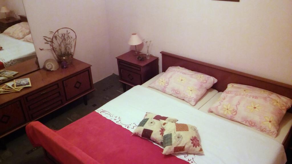 Apartmani Conar Drvenik Veli Exterior photo