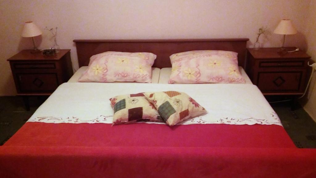 Apartmani Conar Drvenik Veli Exterior photo