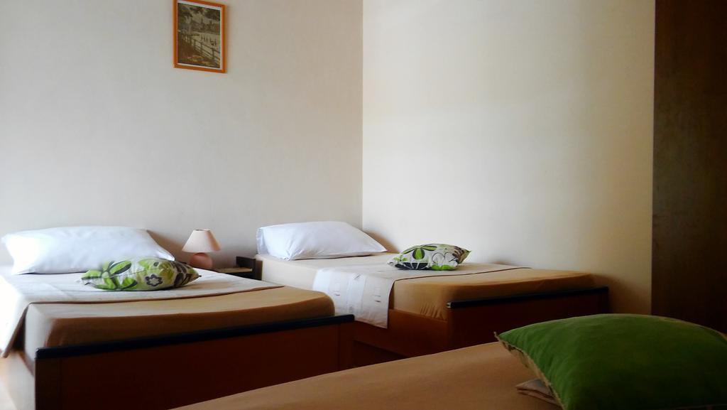 Apartmani Conar Drvenik Veli Exterior photo