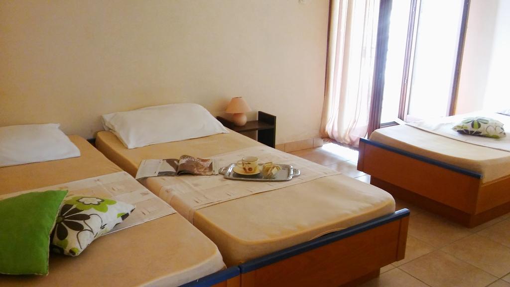 Apartmani Conar Drvenik Veli Exterior photo